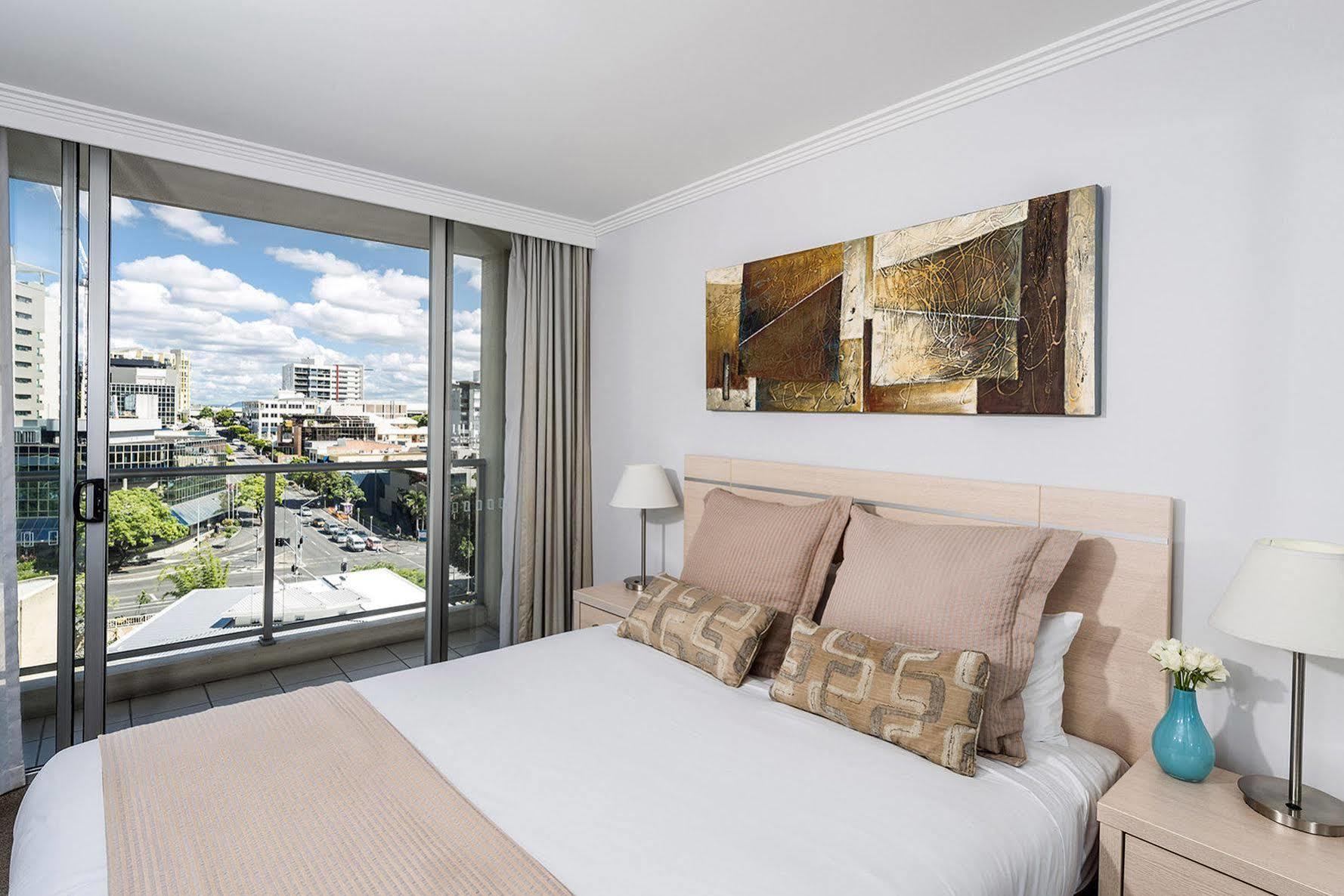 Oaks Brisbane Woolloongabba Suites Exterior photo